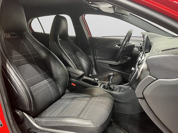 Mercedes-Benz GLA200 9 of 18