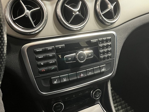 Mercedes-Benz GLA200 17 of 18