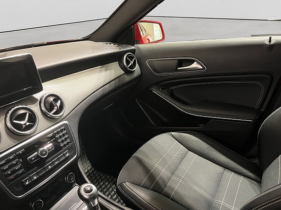 Mercedes-Benz GLA200 15 of 18