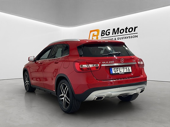 Mercedes-Benz GLA200 6 of 18