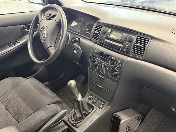 Toyota Corolla 7 of 15