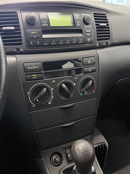 Toyota Corolla 5 of 15