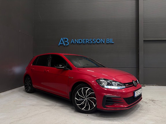 Volkswagen Golf I 2 of 26