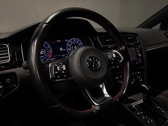 Volkswagen Golf I 13 of 26