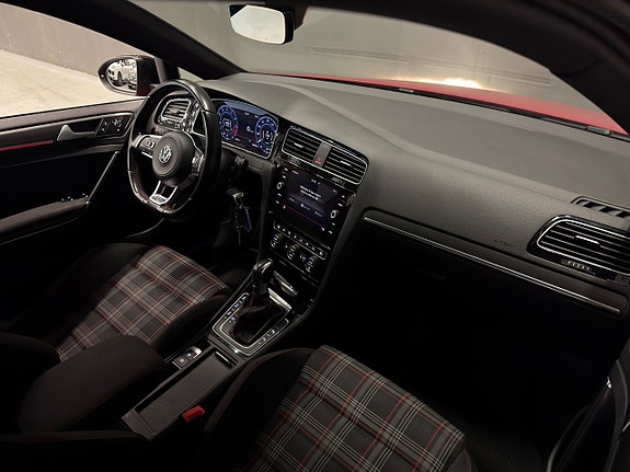 Volkswagen Golf I 17 of 26