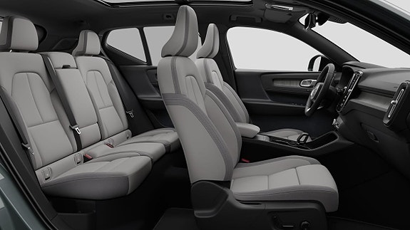 Volvo EX40 22 of 28