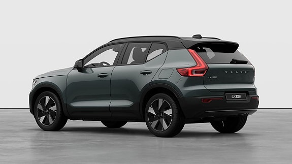 Volvo EX40 8 of 28