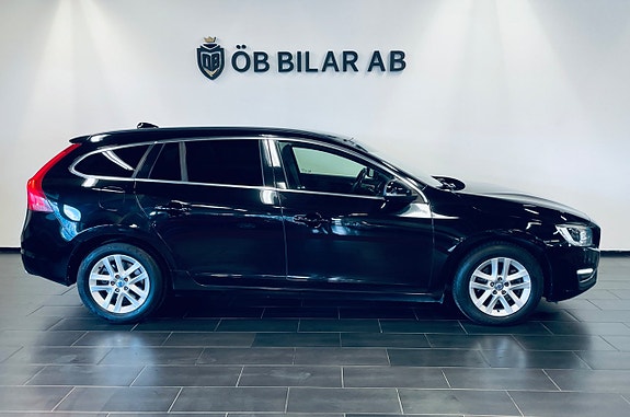 Volvo V60 2 of 12