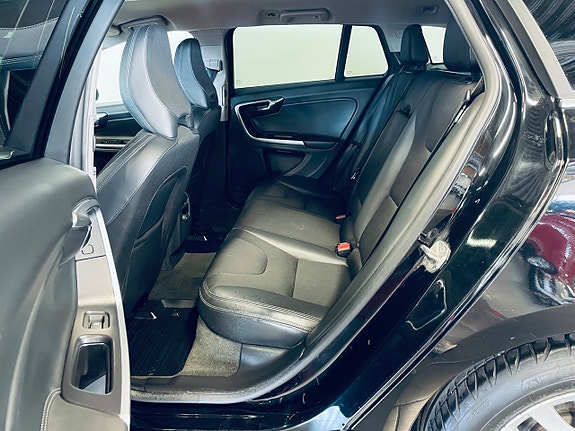 Volvo V60 11 of 12