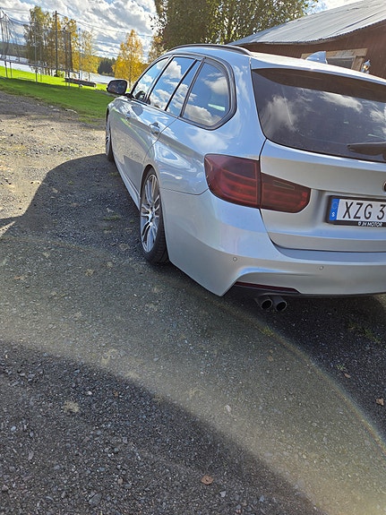 BMW 330d 4 of 4