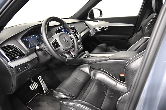 Volvo XC90 10 of 26