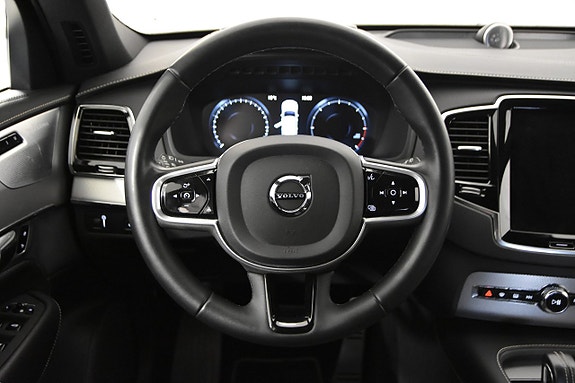 Volvo XC90 12 of 26