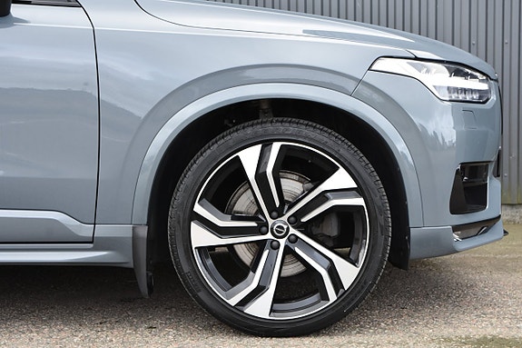 Volvo XC90 4 of 26