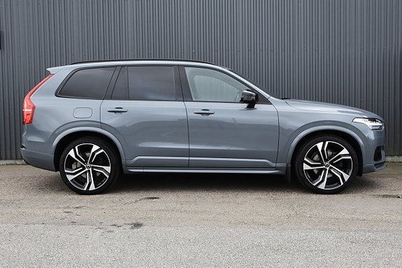 Volvo XC90 3 of 26