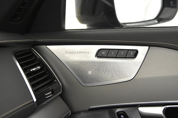 Volvo XC90 14 of 26