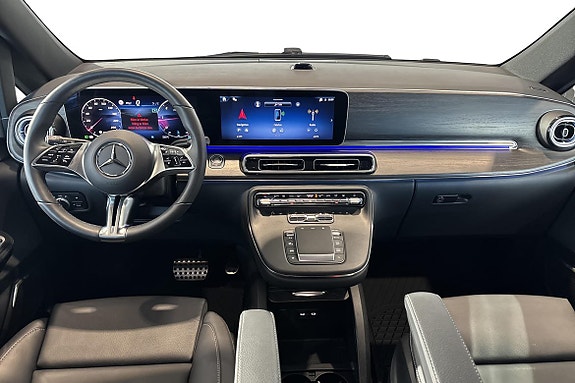 Mercedes-Benz V300 12 of 26