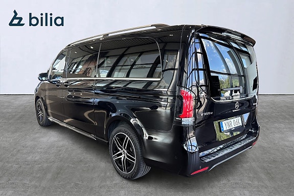 Mercedes-Benz V300 4 of 26