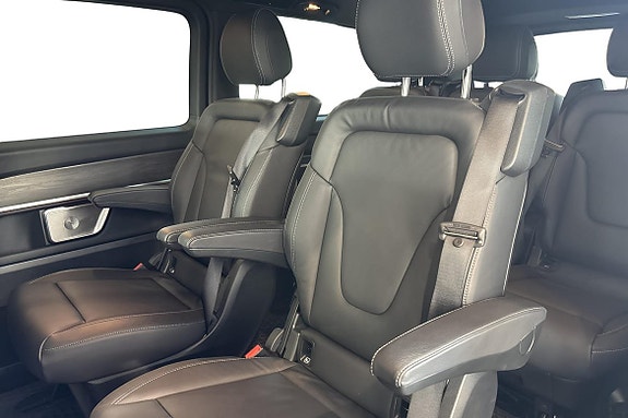 Mercedes-Benz V300 16 of 26