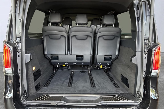 Mercedes-Benz V300 26 of 26