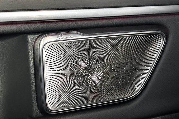 Mercedes-Benz V300 24 of 26