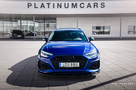 Audi RS4 3 of 22