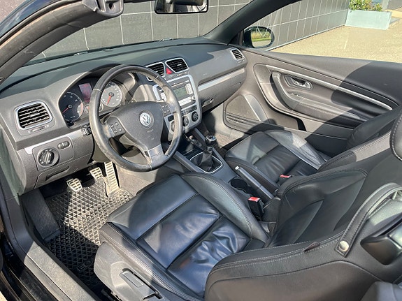 Volkswagen Eos 16 of 24