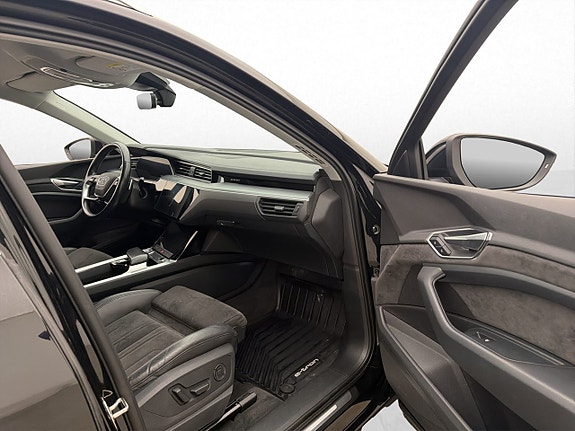 Audi e-tron 30 of 30