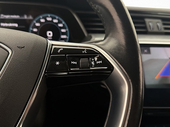 Audi e-tron 21 of 30
