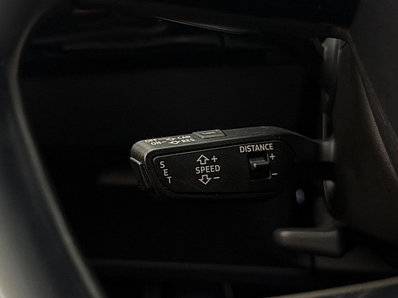 Audi e-tron 17 of 30