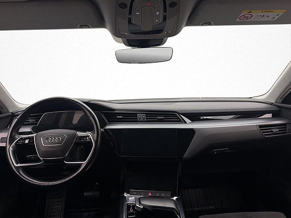 Audi e-tron 14 of 30