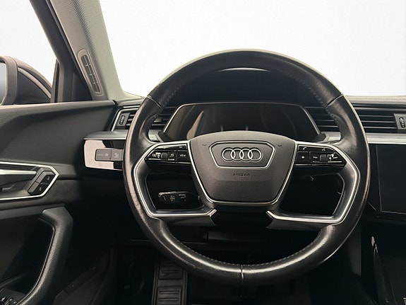 Audi e-tron 15 of 30