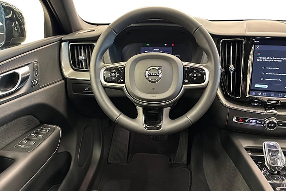 Volvo XC60 11 of 22