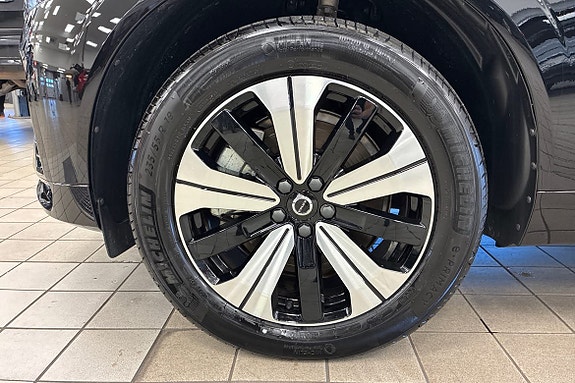Volvo XC60 17 of 22