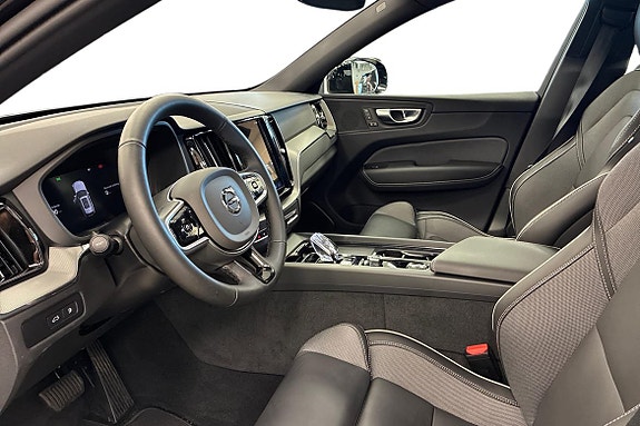 Volvo XC60 14 of 22