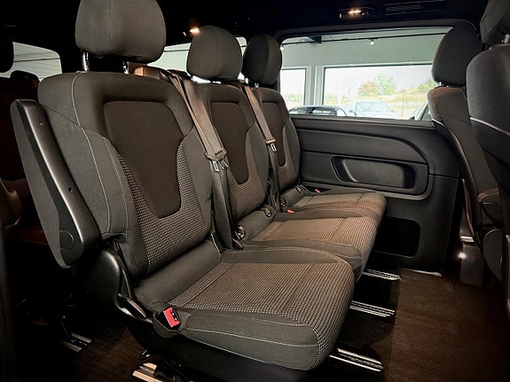 Mercedes-Benz V300 6 of 24
