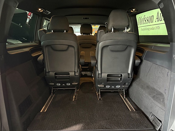 Mercedes-Benz V300 11 of 24
