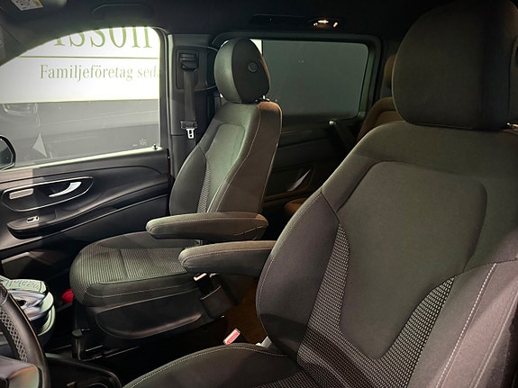 Mercedes-Benz V300 5 of 24
