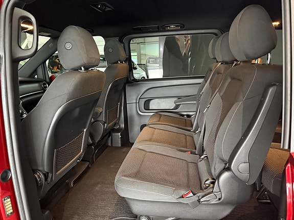 Mercedes-Benz V300 21 of 24