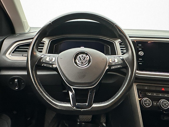 Volkswagen T-Roc 14 of 30