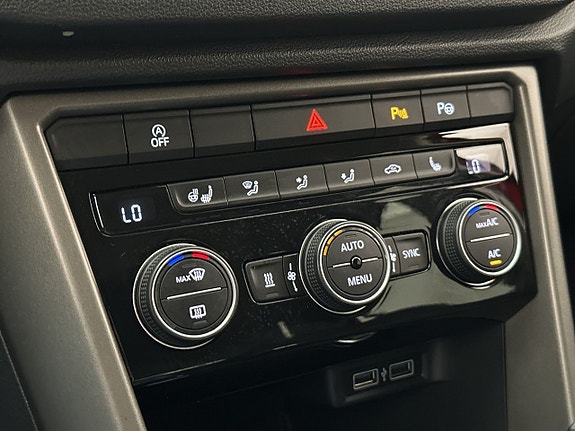Volkswagen T-Roc 23 of 30