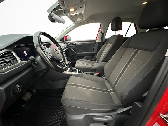 Volkswagen T-Roc 12 of 30