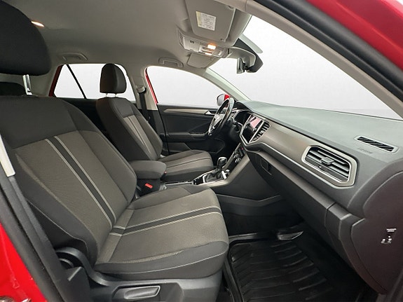 Volkswagen T-Roc 25 of 30