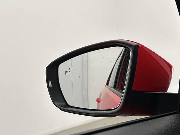 Volkswagen T-Roc 15 of 30
