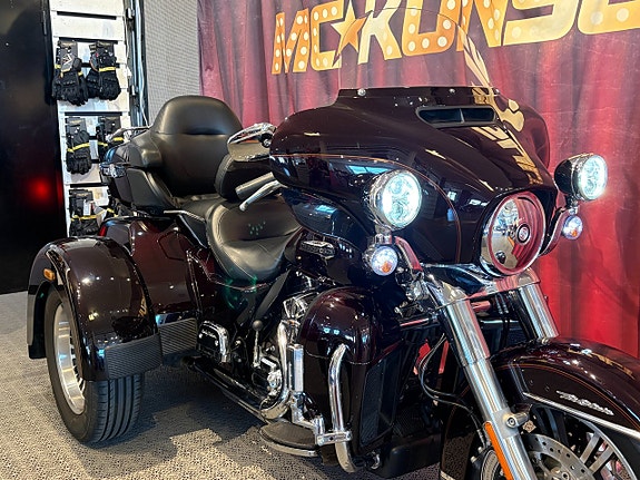 Harley-Davidson TRI GLIDE TRIKE ULTRA CLASSIC (FLHTCUTG) 2 of 15