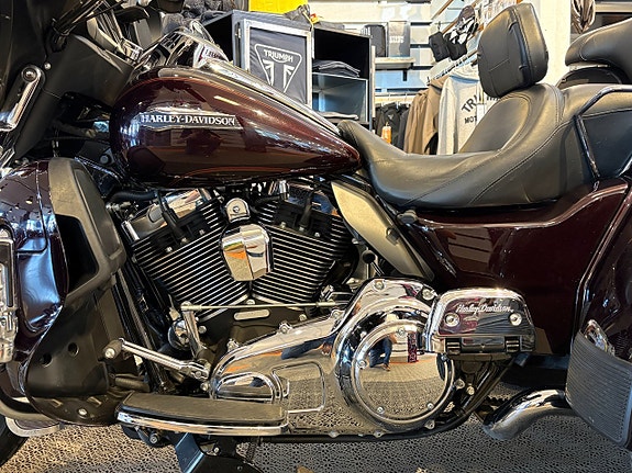 Harley-Davidson TRI GLIDE TRIKE ULTRA CLASSIC (FLHTCUTG) 9 of 15
