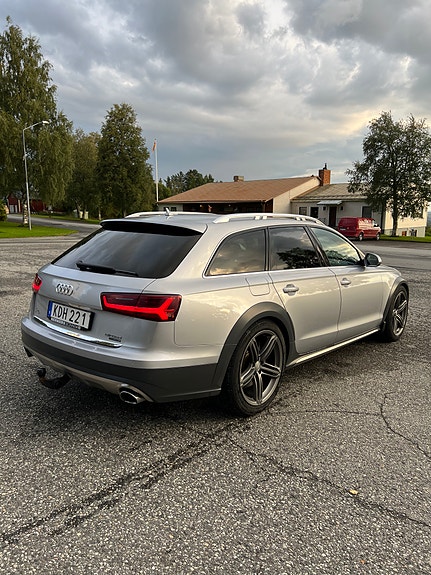 Audi A6 allroad 3 of 5