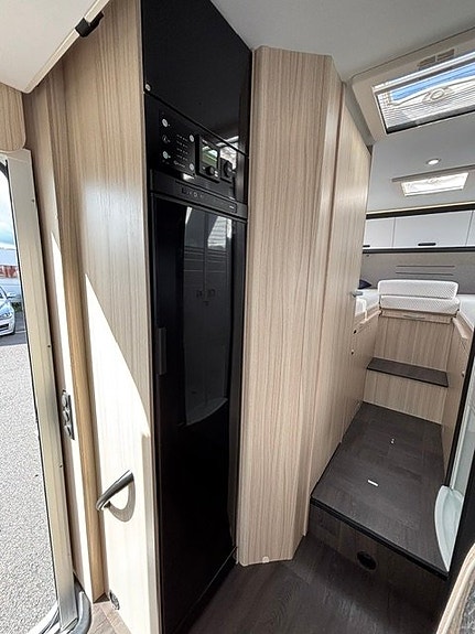 Sun Living S-SERIES S 75 SL / Långbäddar & Taksäng! Får köras på B-kort! Stort garage! cykelställ! mycket fin husbil. 7 of 18