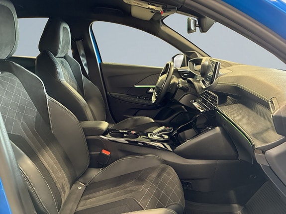 Peugeot e-208 9 of 22