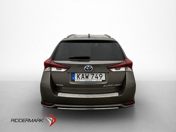 Toyota Auris 7 of 30