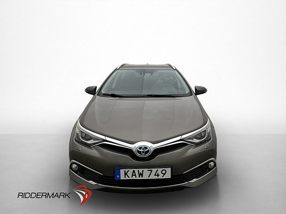 Toyota Auris 2 of 30